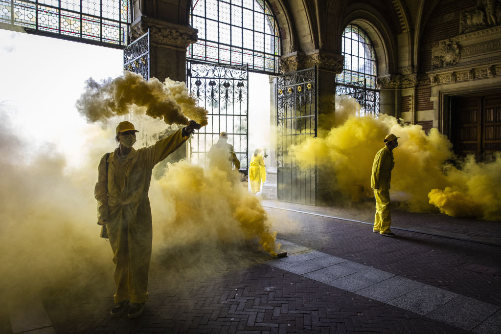 Extinction Rebellion Climate Protestors Force Rijksmuseum to Close